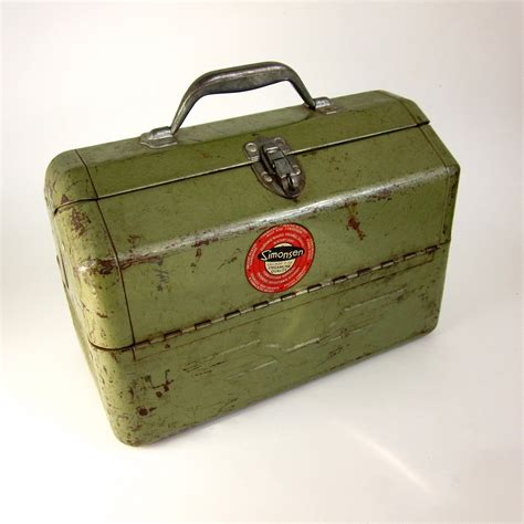 Vintage Penncraft Metal Tool Fishing Tackle Box 